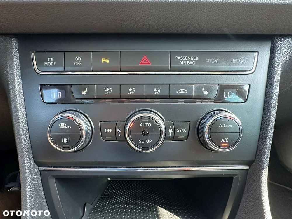 Seat Leon Sportstourer 2.0 TDI FR S&S DSG - 23