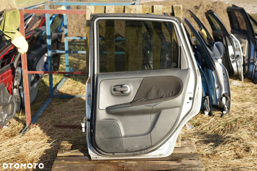 Drzwi tył tylne prawe Nissan Note I Lift 5d KY0 - 9