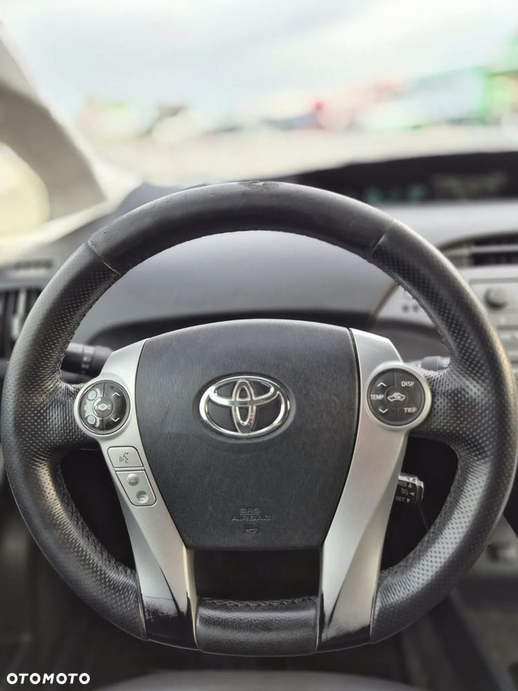 Toyota Prius 1.8 HSD Prestige - 17