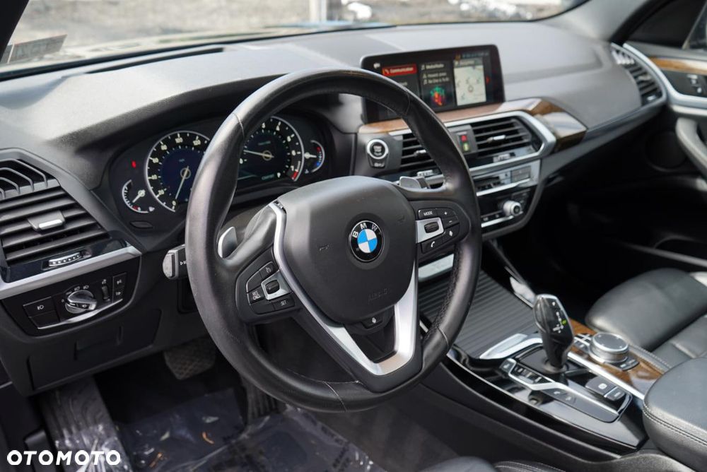 BMW X3 xDrive30i Advantage sport - 11