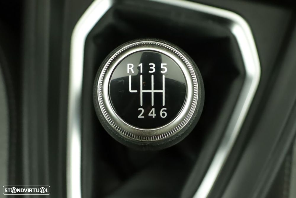 Mitsubishi Colt 1.0 MPI-T Invite - 13