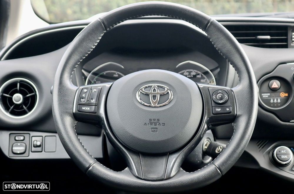 Toyota Yaris 1.5 HSD 20 Anos - 16