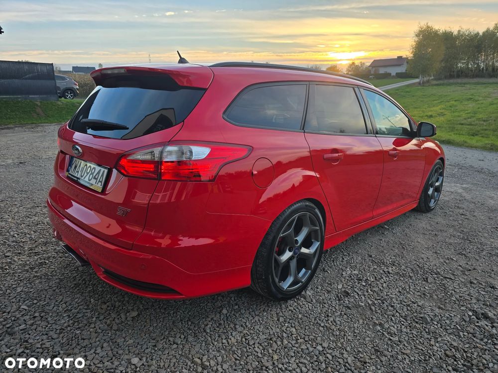 Ford Focus 2.0 EcoBoost ST - 8