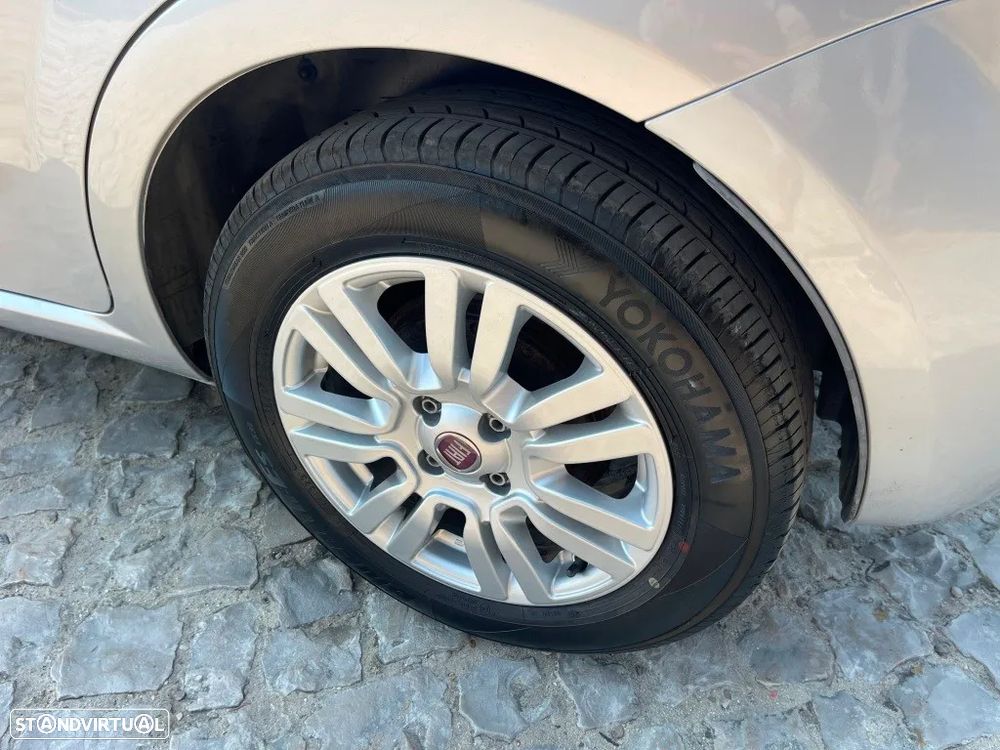 Fiat Punto 1.3 M-Jet Lounge S&S - 13