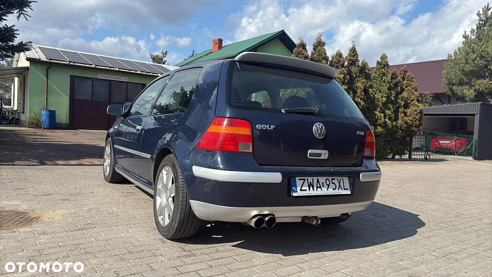 Volkswagen Golf - 2
