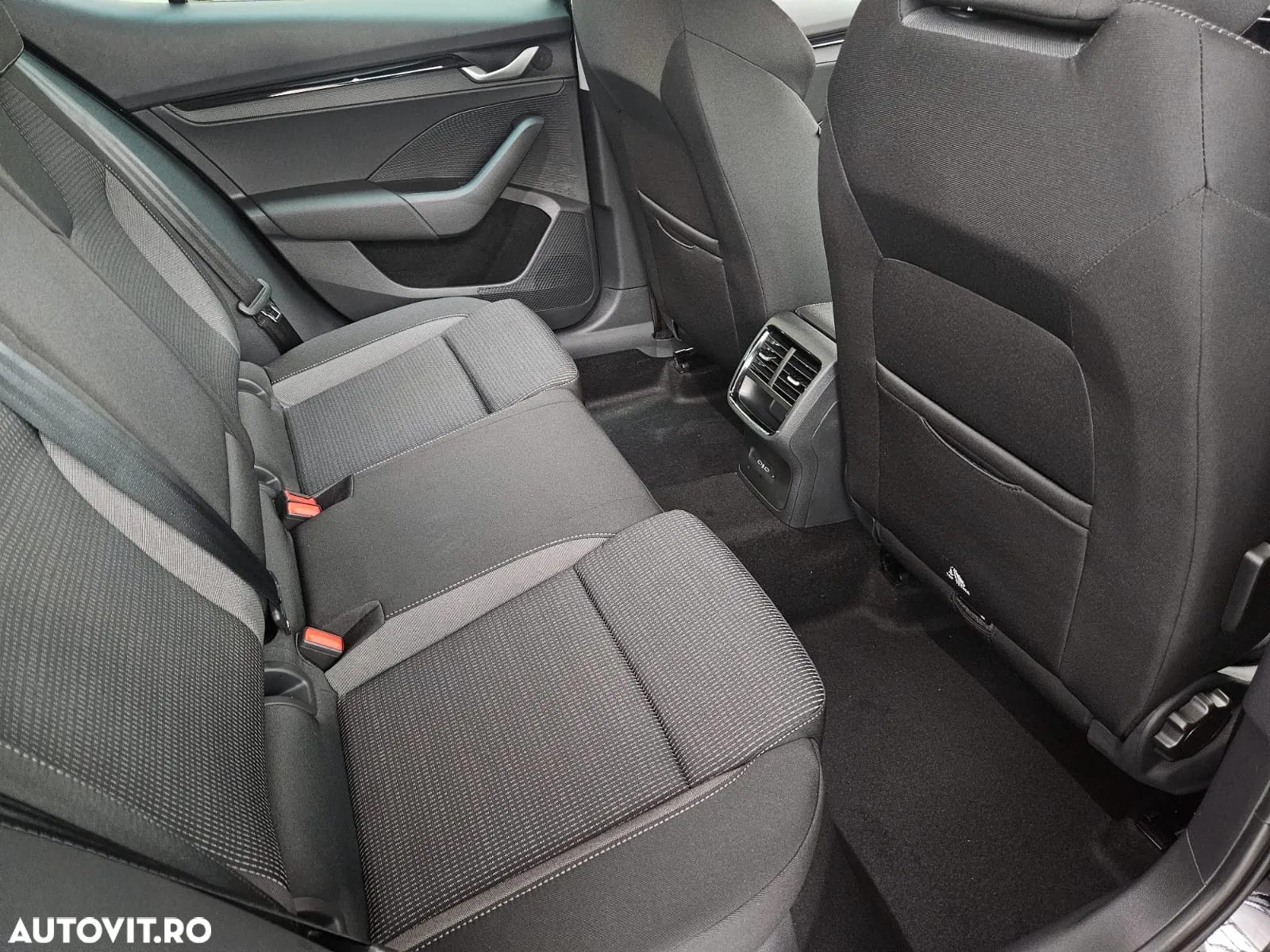 Skoda Octavia 2.0 TDI 150 CP DSG Selection - 10