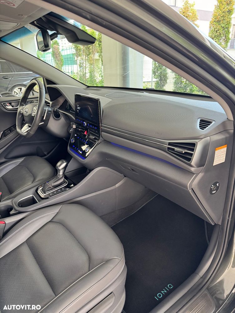 Hyundai IONIQ - 12