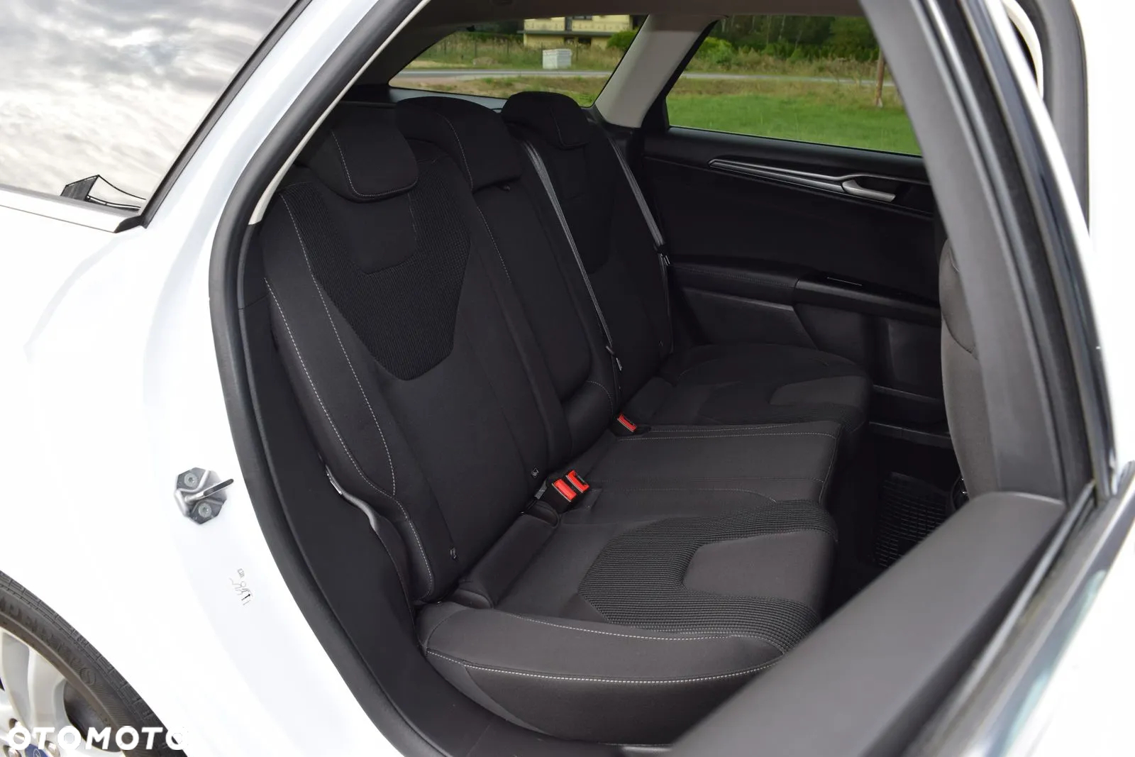Ford Mondeo Turnier 2.0 EcoBlue Titanium - 24