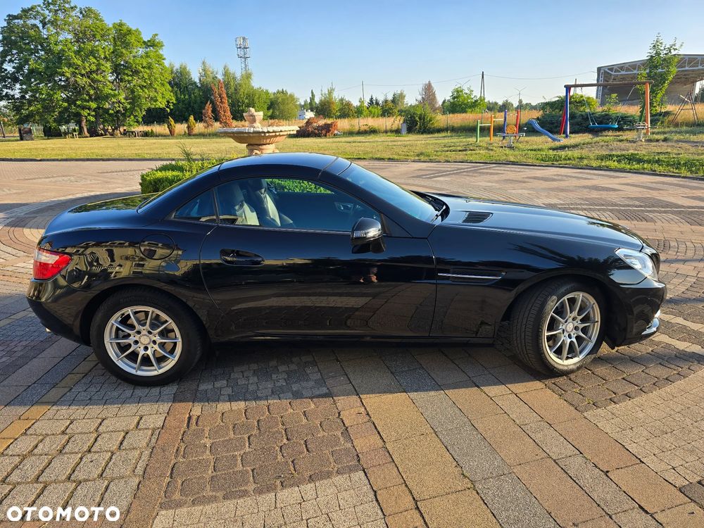 Mercedes-Benz SLK 200 CGI - 16