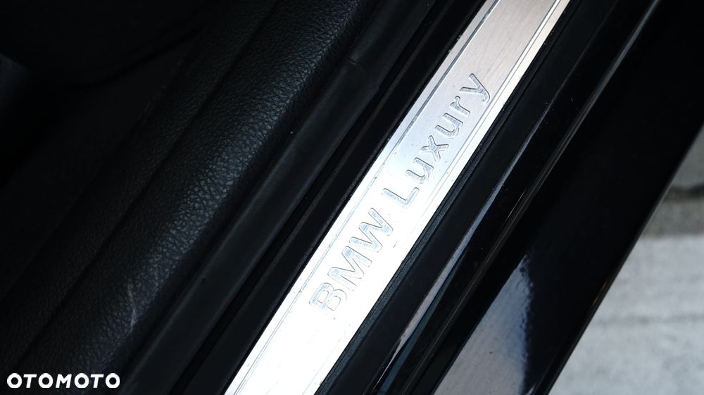 BMW Seria 3 318d Luxury Line - 34
