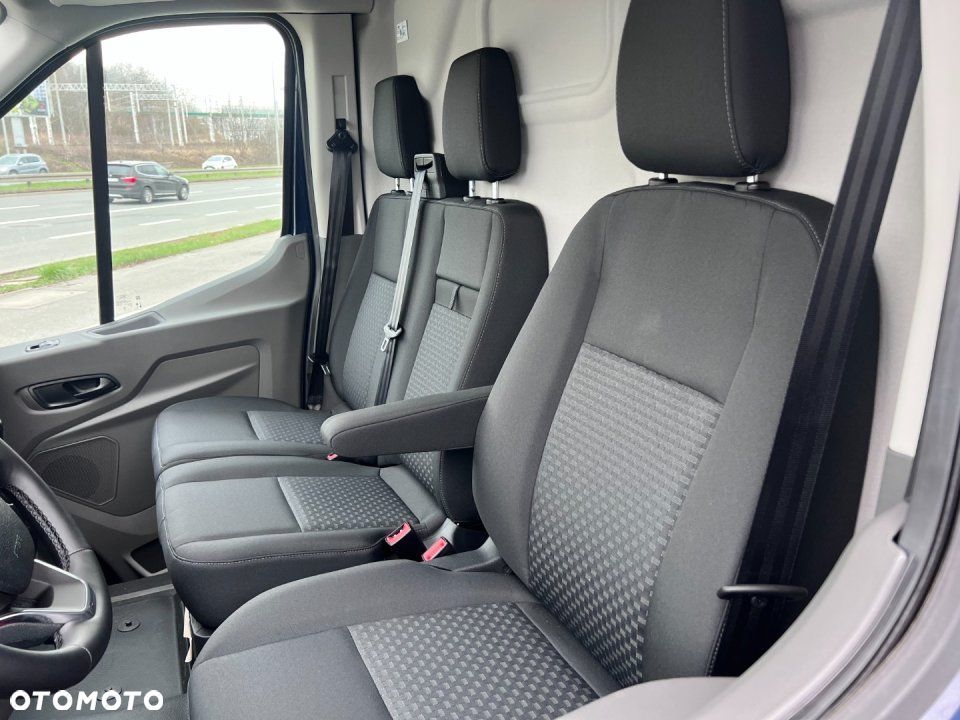 Ford Nowy Transit - 13
