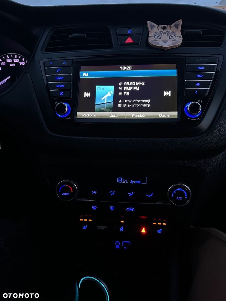Hyundai i20 - 13