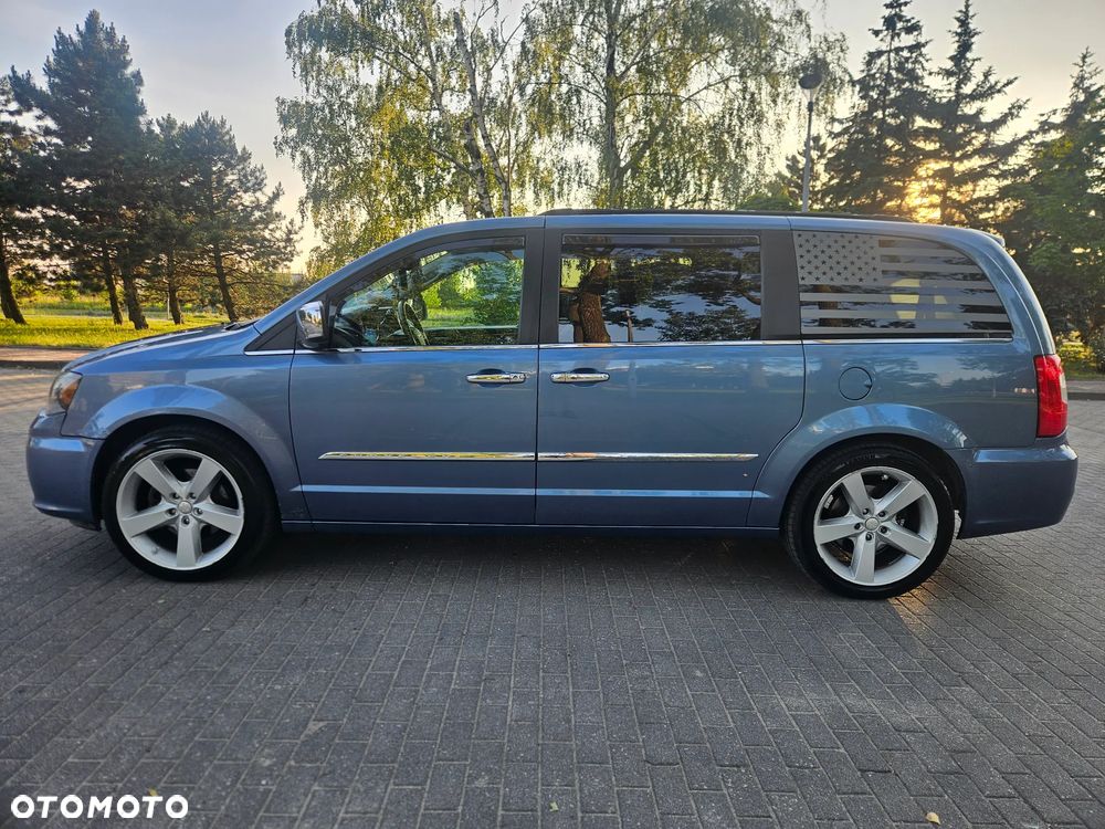 Chrysler Town & Country 3.6 Limited - 6