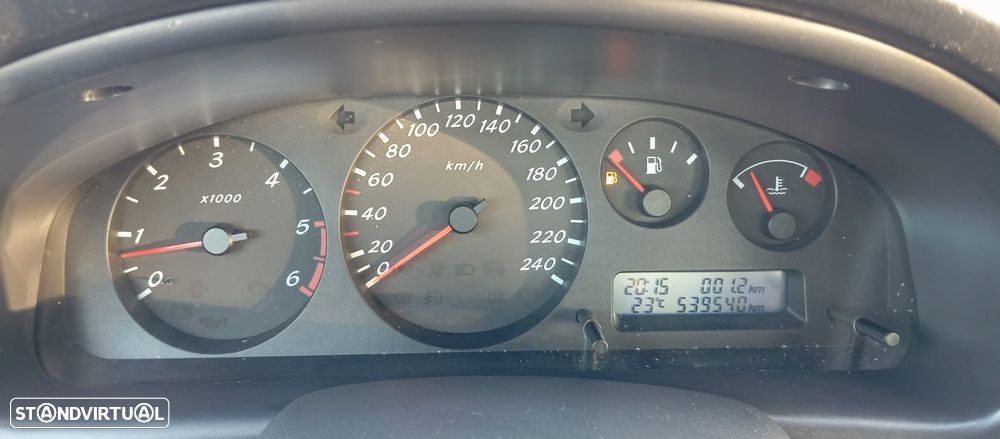 Nissan Almera 2.2 Di Luxury AC+ABS - 14