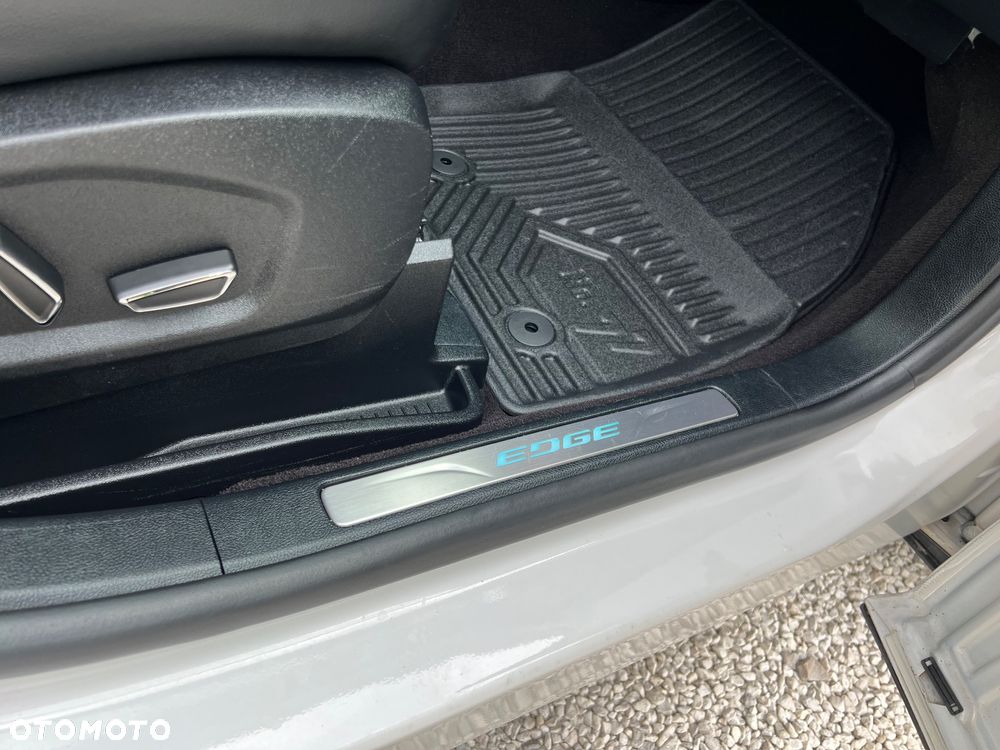 Ford Edge 2.0 EcoBlue Bi-Turbo 4x4 Titanium - 32