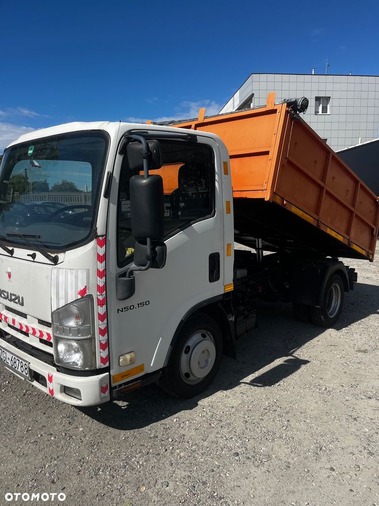 Isuzu NMR85 - 3