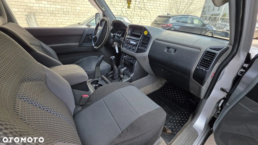 Mitsubishi Pajero - 6