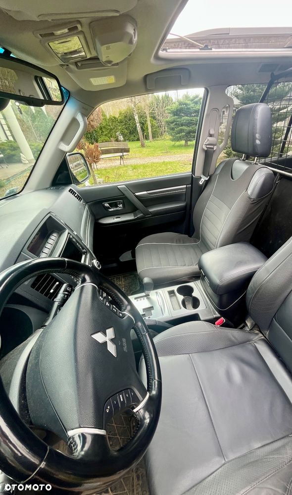 Mitsubishi Pajero - 8