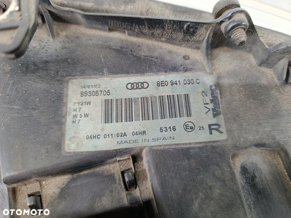 LAMPA PRZÓD PRAWA AUDI A4 B6 8E0941030C 89305705  VALEO - 6