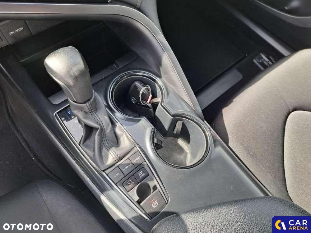Toyota Camry - 25