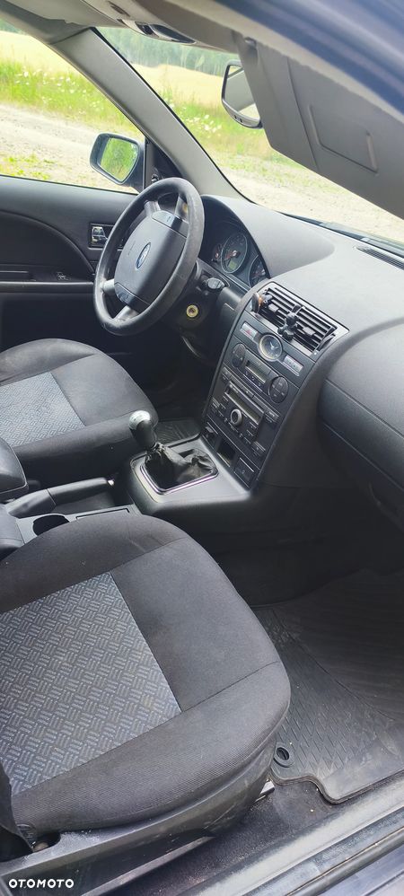 Ford Mondeo 1.8 Ambiente - 6