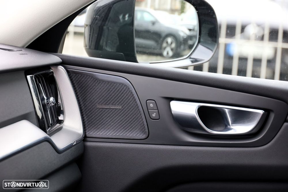 Volvo XC 60 2.0 T6 PHEV Core AWD - 13