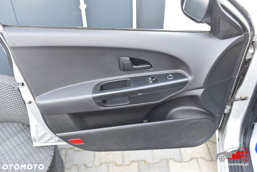 Kia Ceed - 12