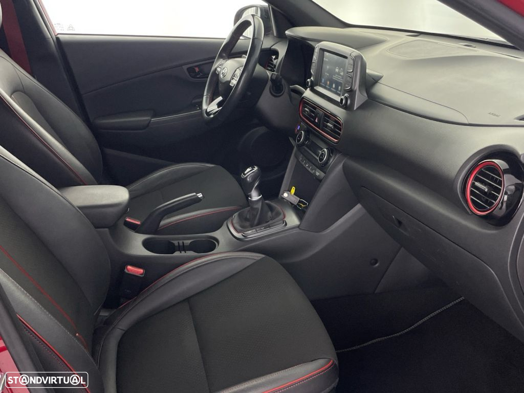 Hyundai Kauai 1.0 T-GDi Premium Pele/Tec.Vermelho - 23