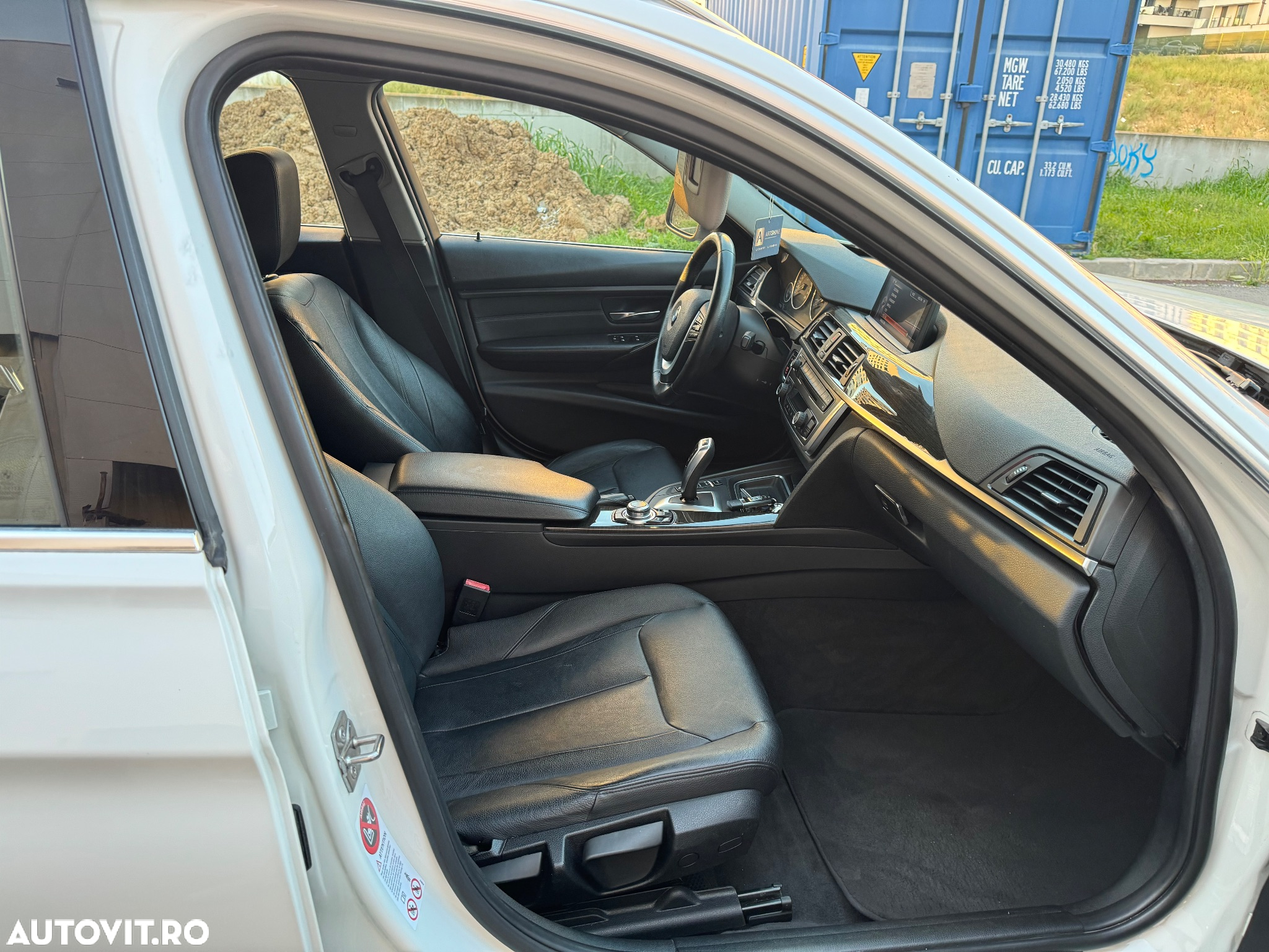 BMW Seria 3 320d Aut. Luxury Line - 6