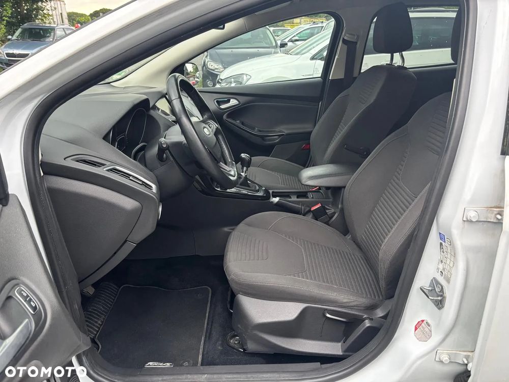 Ford Focus 2.0 TDCi Titanium ASS - 9