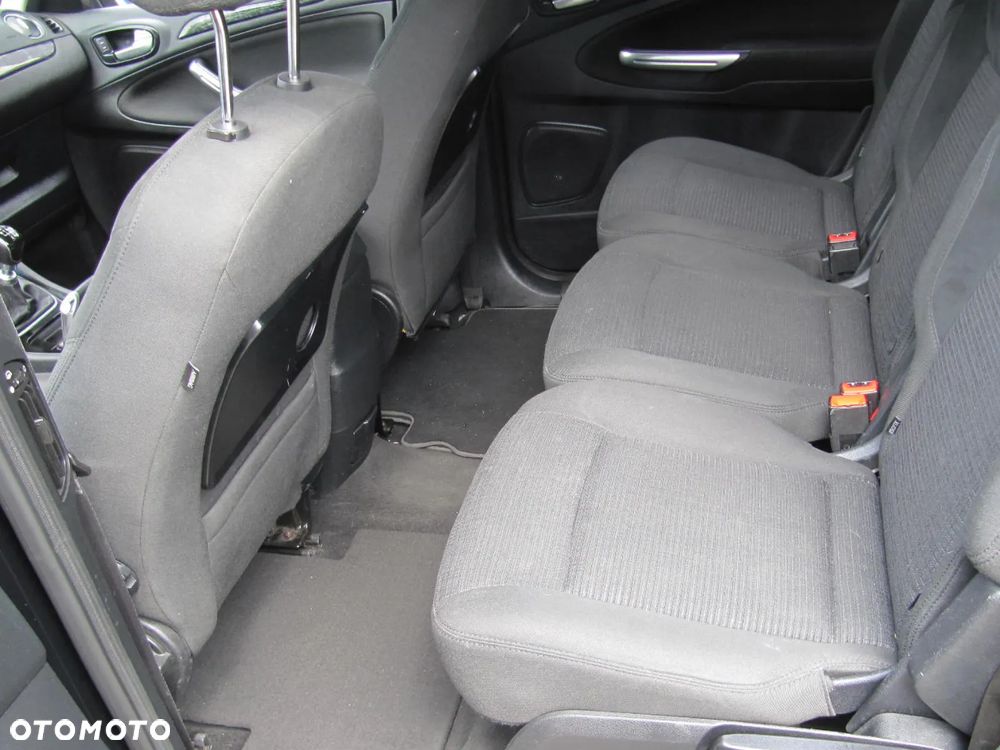 Ford Galaxy 2.0 TDCi Ghia - 11