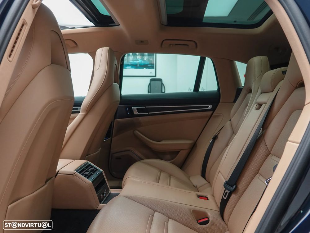 Porsche Panamera Sport Turismo 4 E-Hybrid Platinum Edition - 39