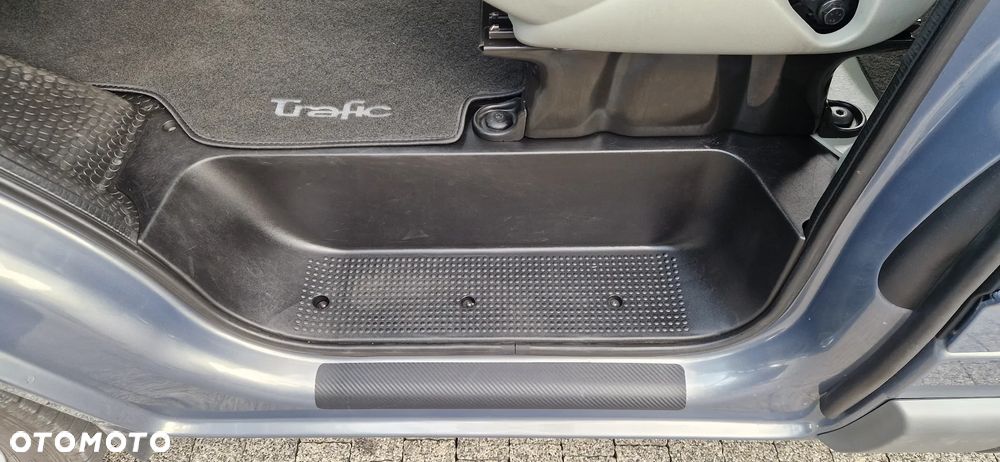 Renault Trafic Grand Passenger Pack Clim - 20