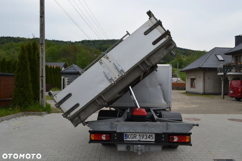 Renault Maxity - 20