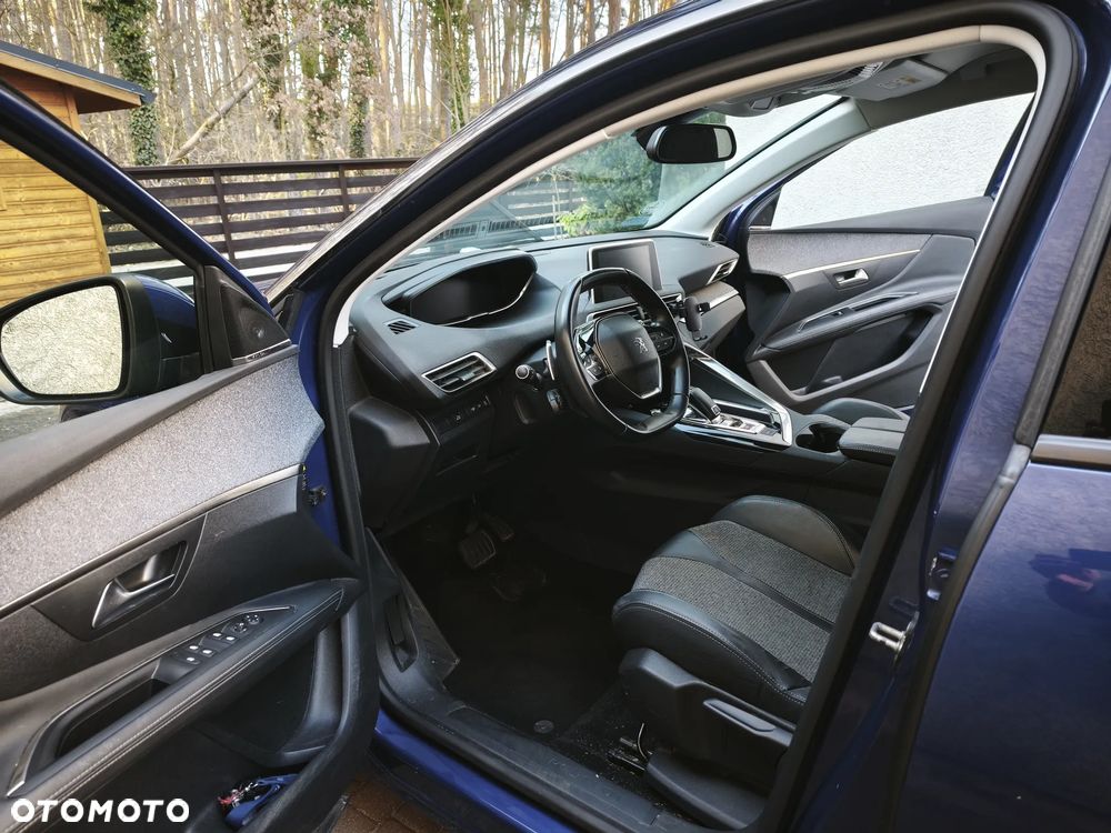 Peugeot 3008 1.6 PureTech GPF Allure S&S EAT8 - 17
