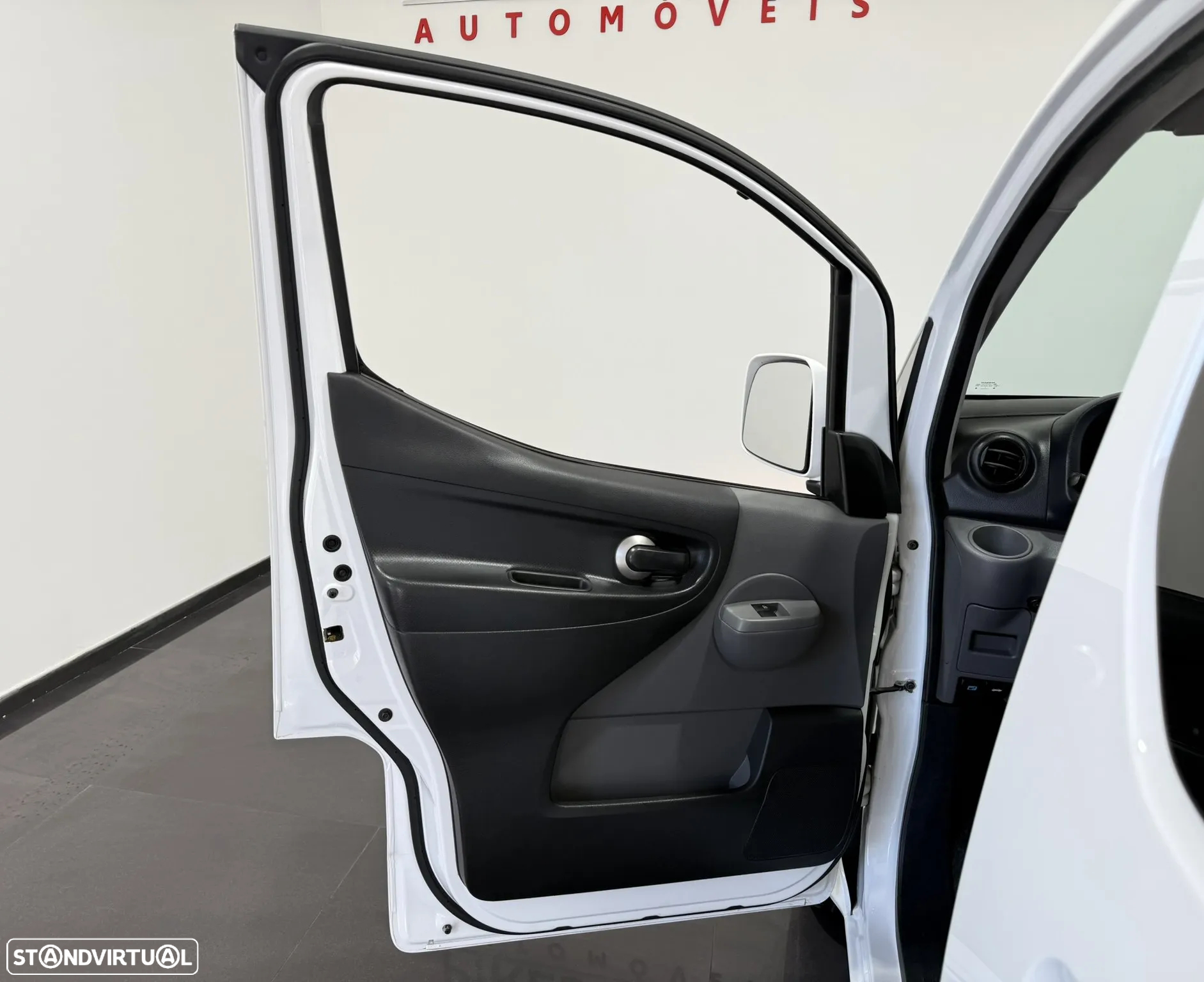 Nissan NV200 Evalia - 23