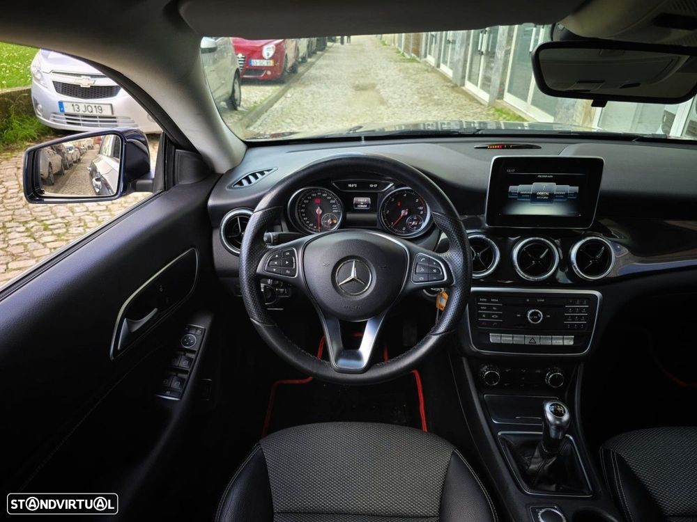 Mercedes-Benz CLA 180 d Urban - 6