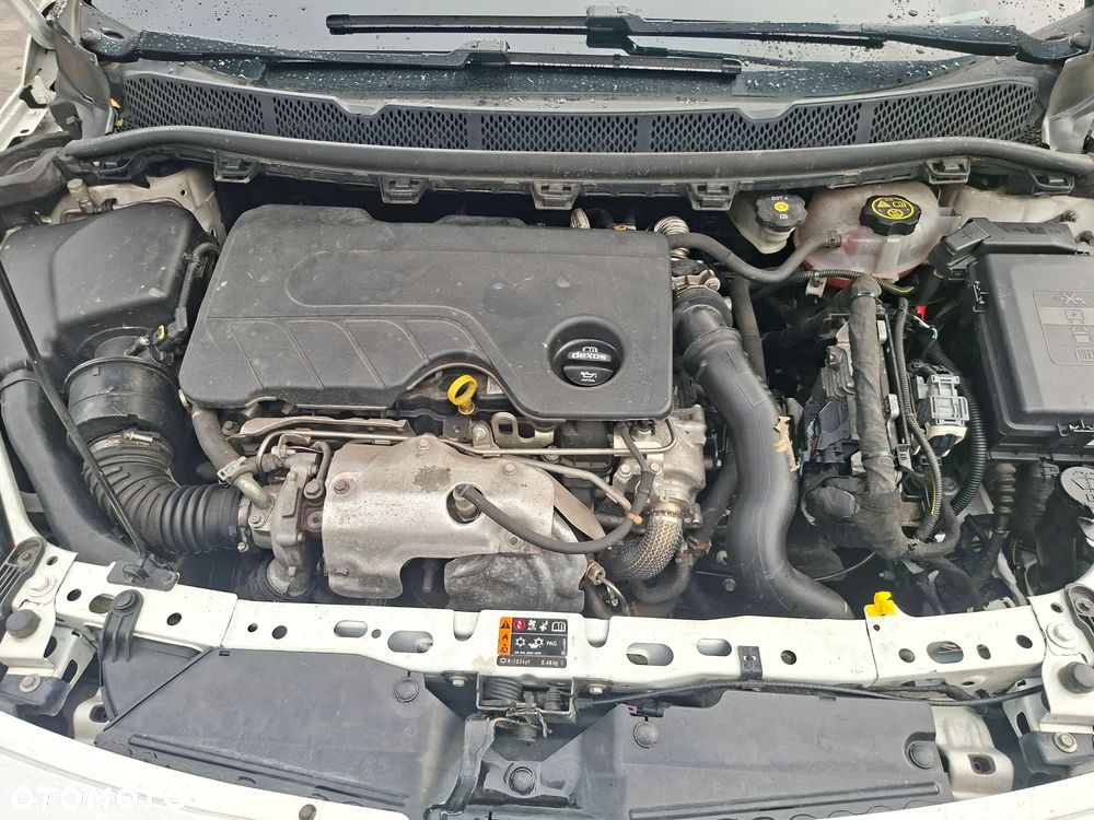 Opel Astra 1.6 CDTI Elite S&S - 29