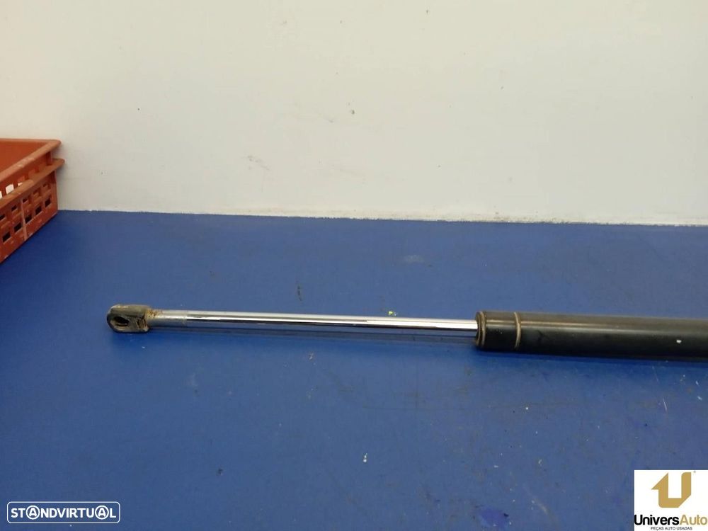 AMORTECEDORES MALA / PORTA TRASEIRA HYUNDAI H-1 / STAREX LIMUSINA 2001 -D4BH - 1