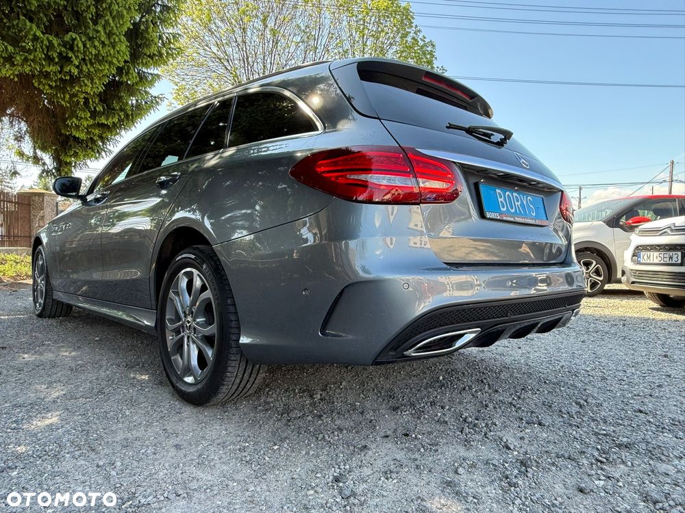 Mercedes-Benz Klasa C 220 d 4-Matic 9G-TRONIC - 31