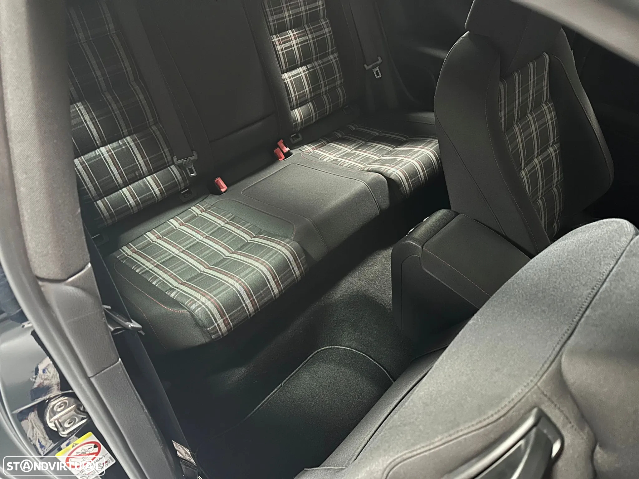 VW Golf 2.0 TSi GTI - 37