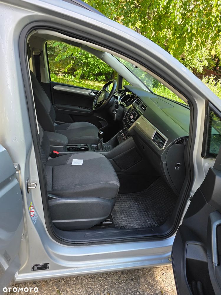 Volkswagen Touran - 8
