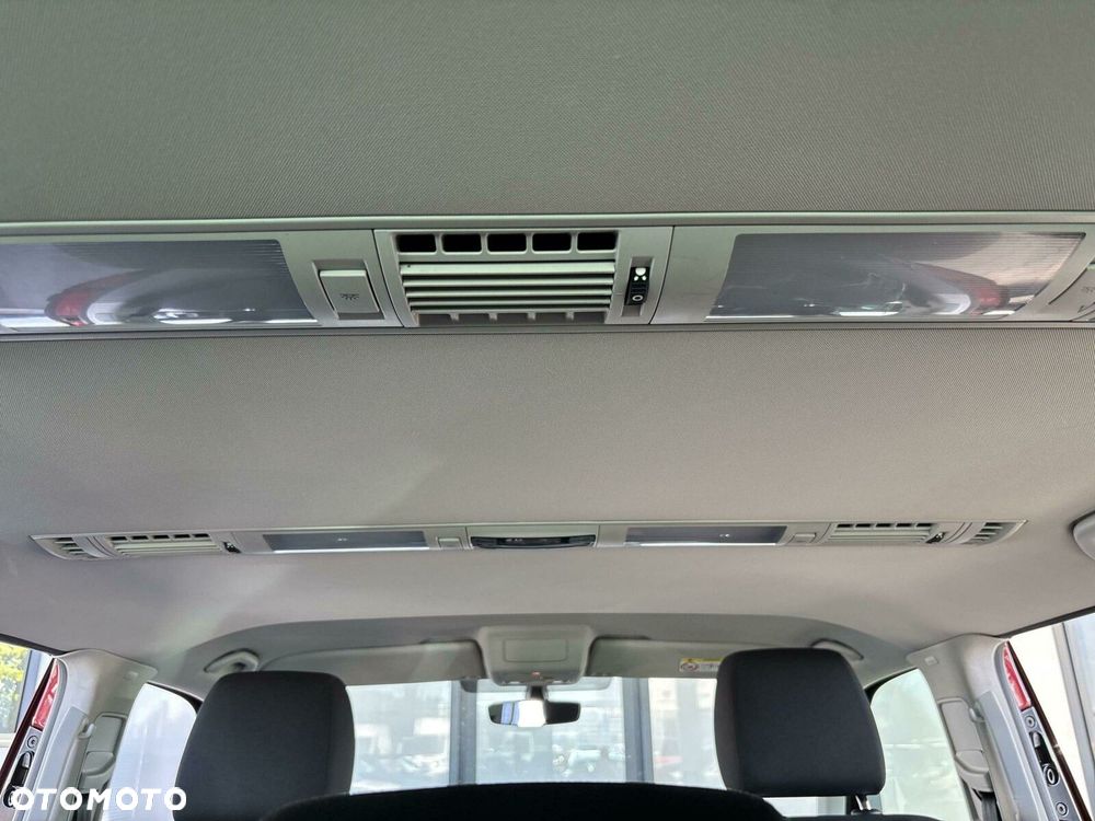 Volkswagen Caravelle - 29