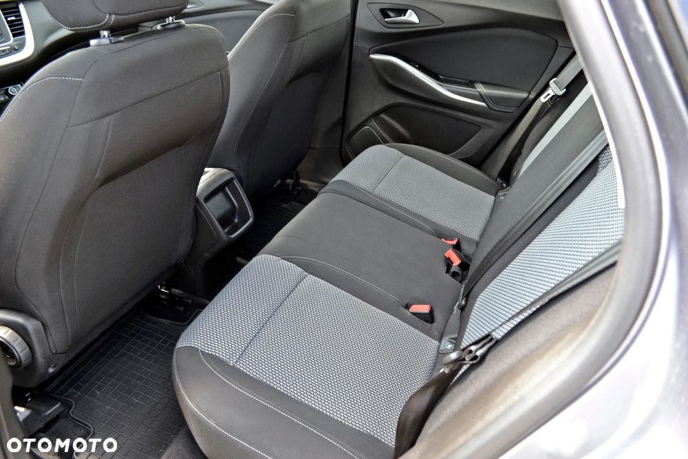 Opel Grandland X - 16