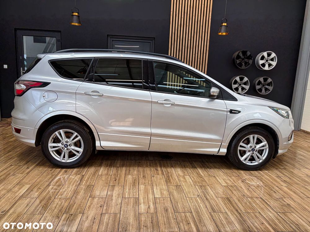 Ford Kuga 1.5 TDCi 2x4 Titanium - 6