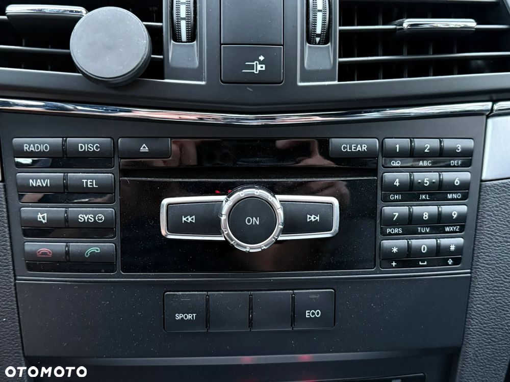 Mercedes-Benz Klasa E 350 CDI BlueEff - 27