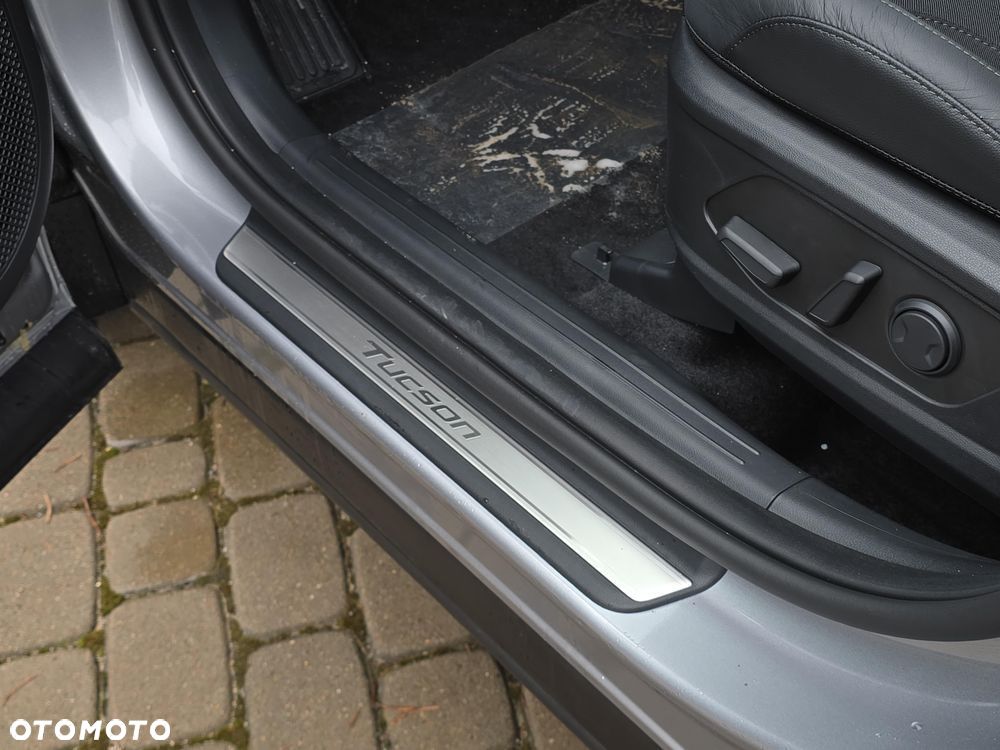 Hyundai Tucson 1.6 T-GDi HEV Executive 2WD - 16