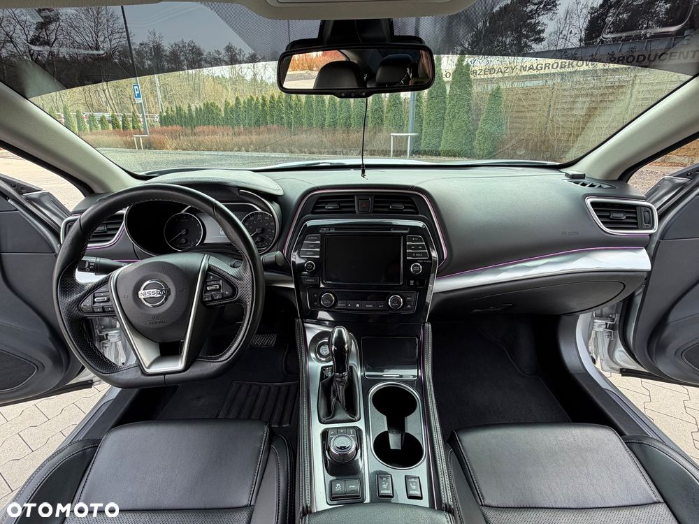 Nissan Maxima - 17