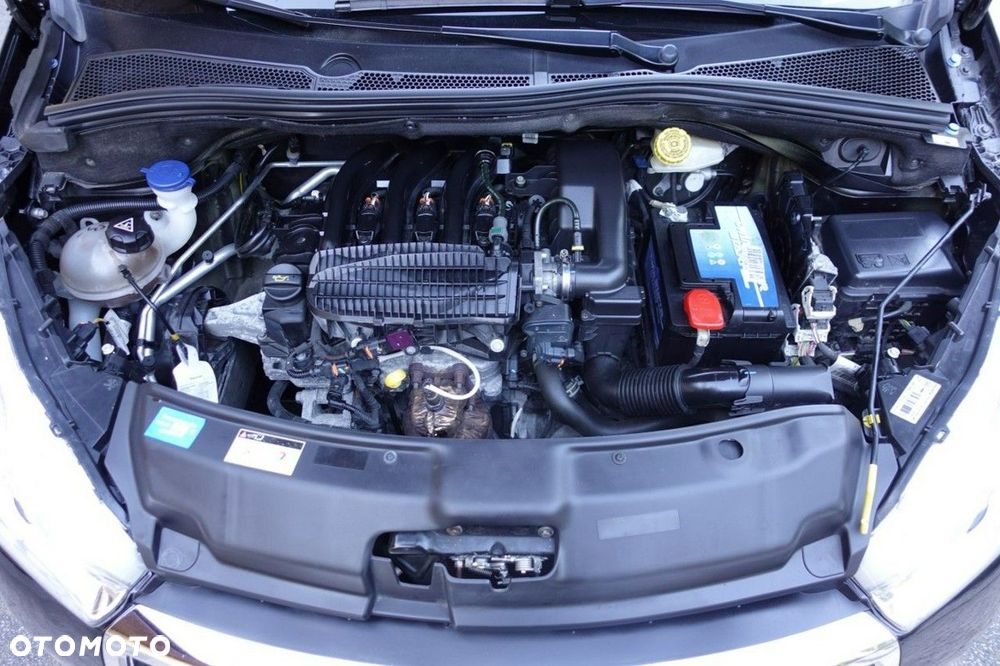 Peugeot 208 - 12