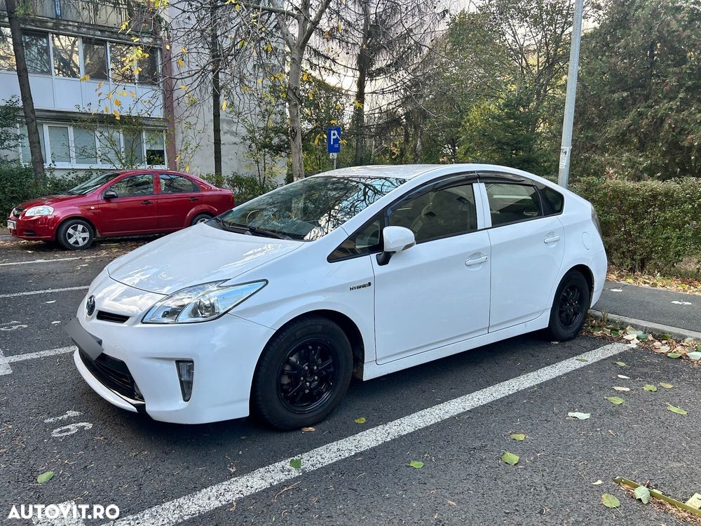 Toyota Prius (Hybrid) Comfort - 14